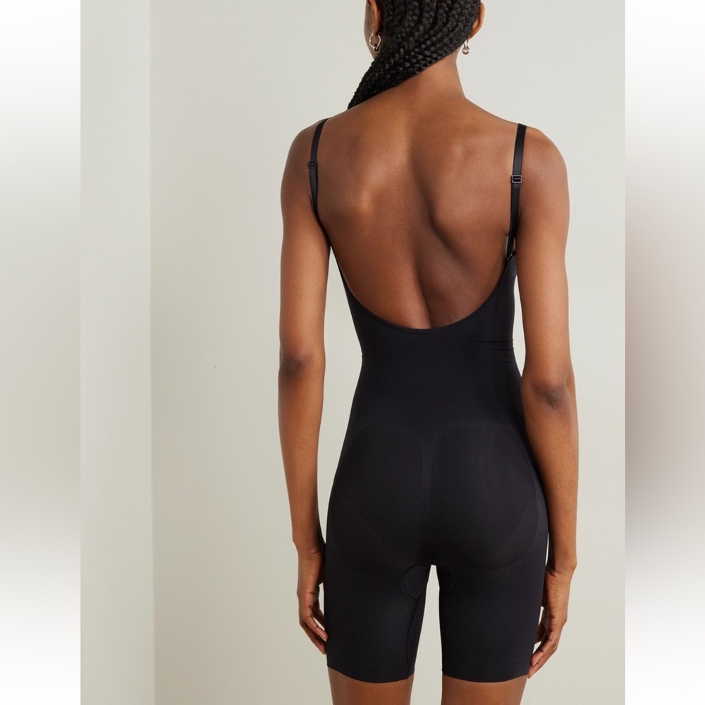 Skims Seamless Bodysuit Mid Thigh - Onyx​​ - Picture 3 of 4